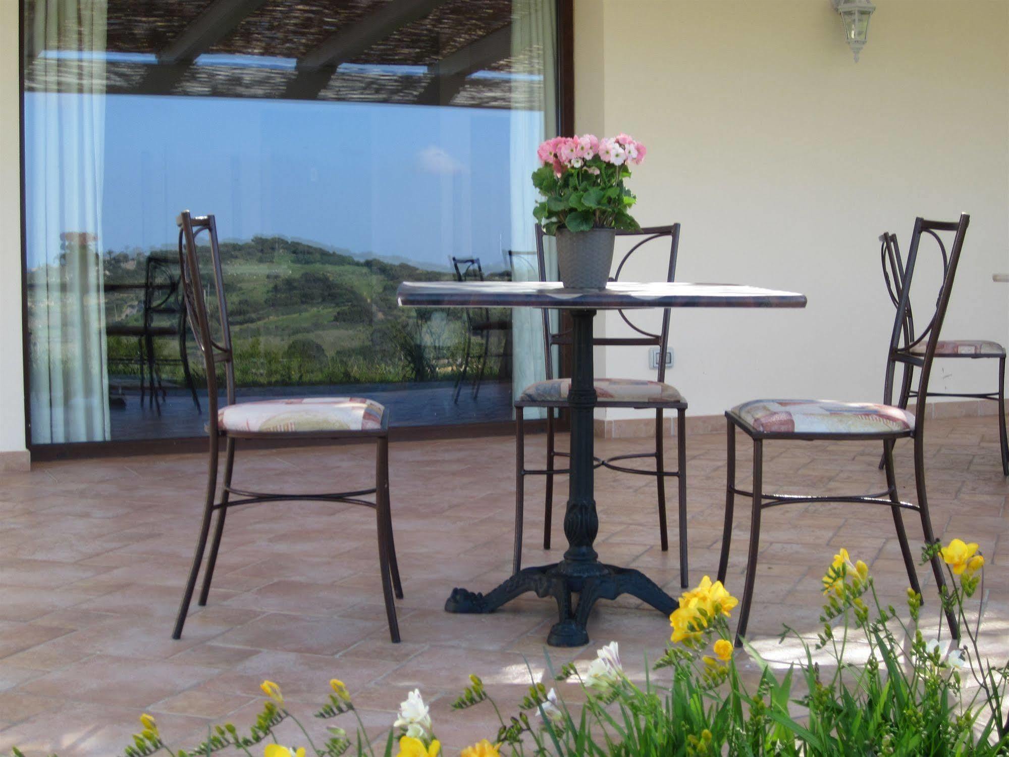 Borgo Alba Barona Turismo Rurale Golfo Aranci Exterior foto